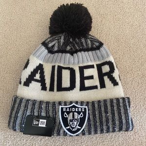 NWT New Era Las Vegas Raiders Knit Hat Pom Pom Oakland Raiders